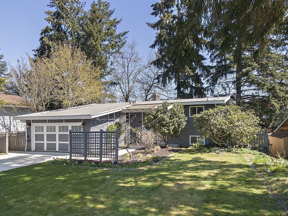 1st image of 118 153rd Pl SE