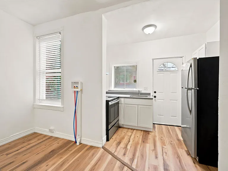 5135 Folsom St — Photo 8