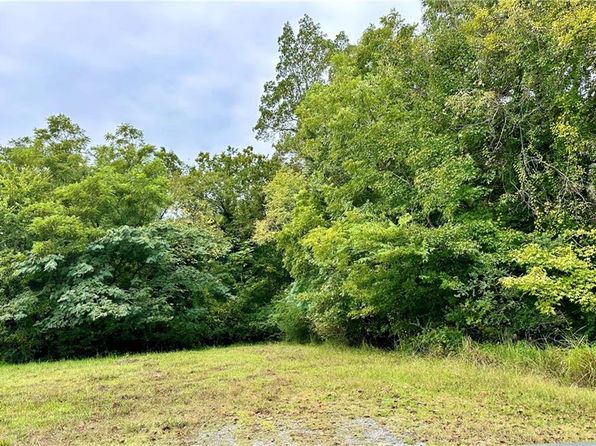 325 N Lloyd St, Suffolk, VA 23434