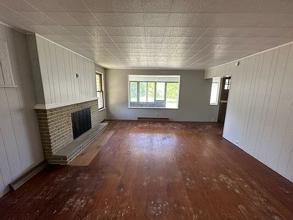 3rd image of 177 Hilton Ave #1