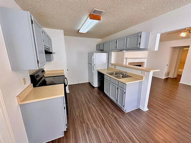 531 Cutty Trl #B — Photo 7