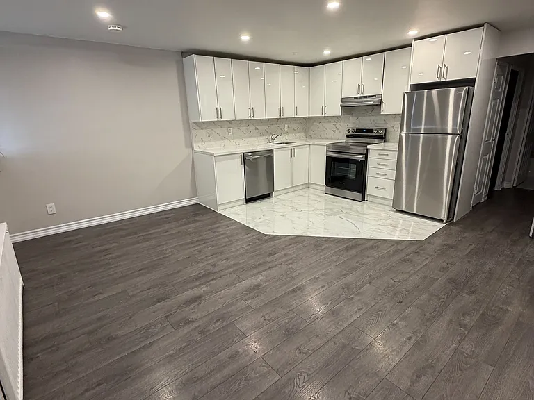 180 Vaughan Rd #101 — Photo 2