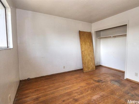 4th image of 2163 53rd Ave