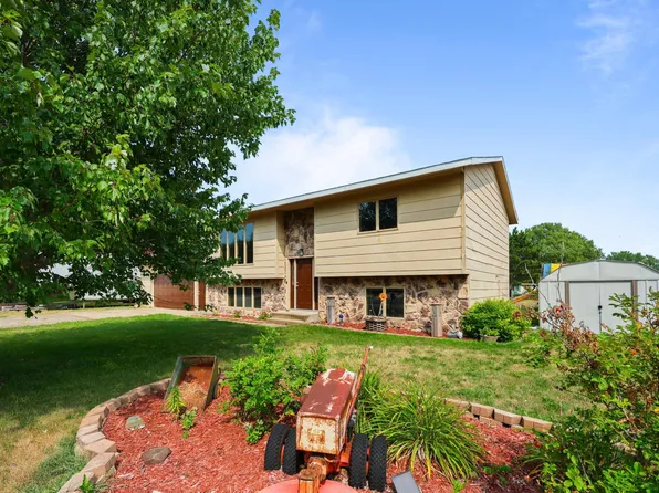 1232 Cypress Rd, Saint Cloud, MN 56303