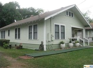 518 N Bowie St, Seguin, TX 78155