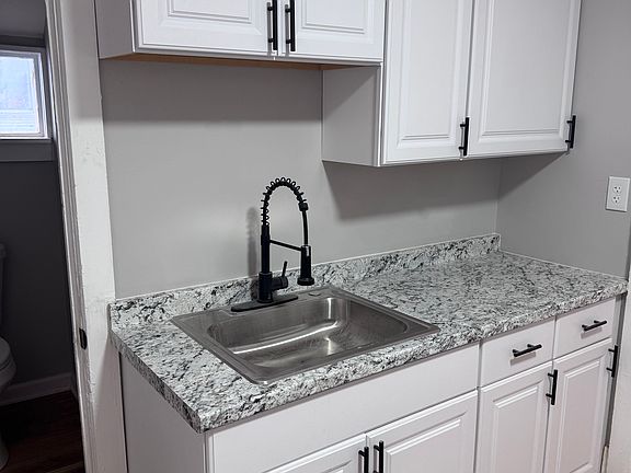 3rd image of 35 West St APT 2