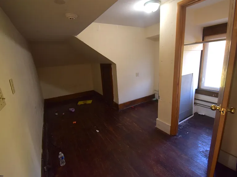 678 Spruce St — Photo 14