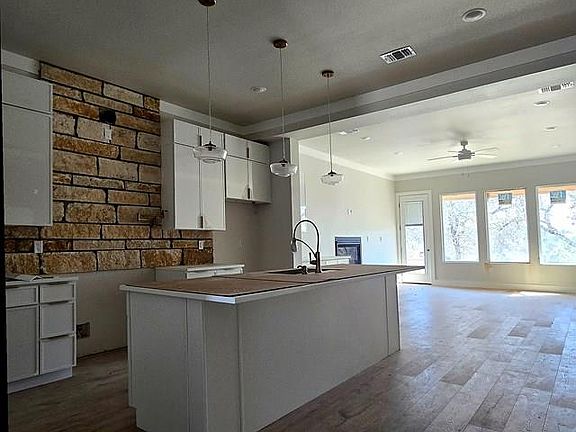 2nd image of 2425 Bruin Dr