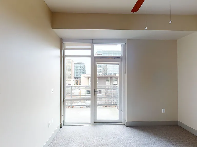 Ashton Bellevue — Photo 40