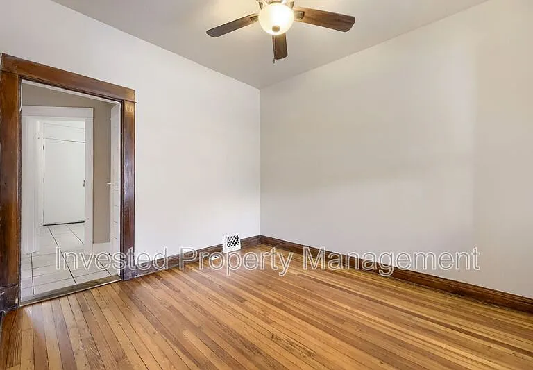 533 E 6th Ave — Photo 5