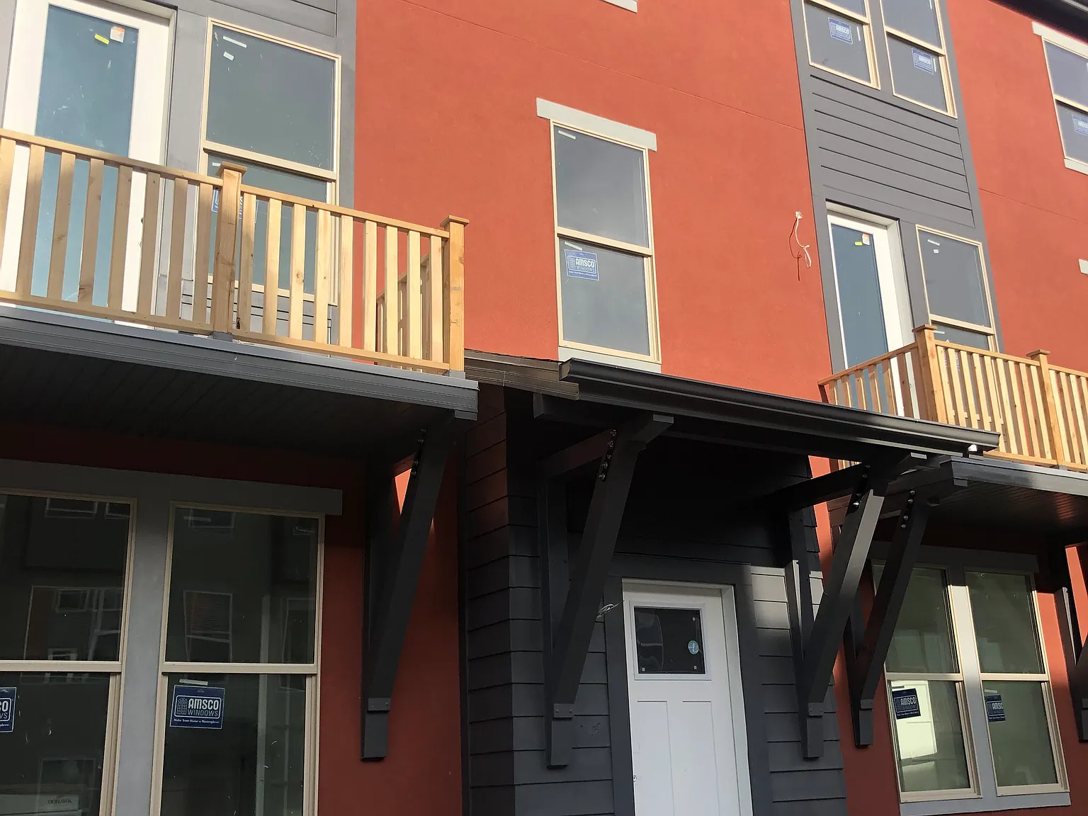 3 bed, 2.5 bath, 2050 sqft, $2,200 — Photo 3