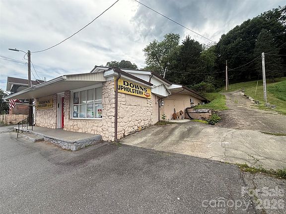 3rd image of 31 Paralee Ln