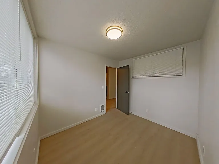 University Manor - Newly Renovated Units just a short walk from Campus! — Photo 43