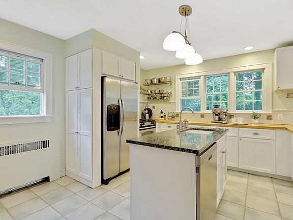 3rd image of 120 Greenwood Dr