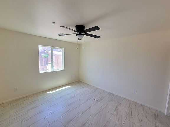 5th image of 933 Rockwood Ave #1