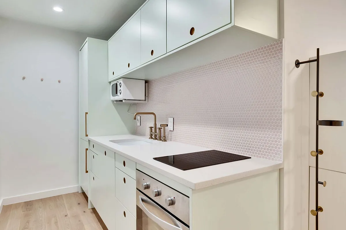 Building Photo - 2020 S Congress Ave #1224