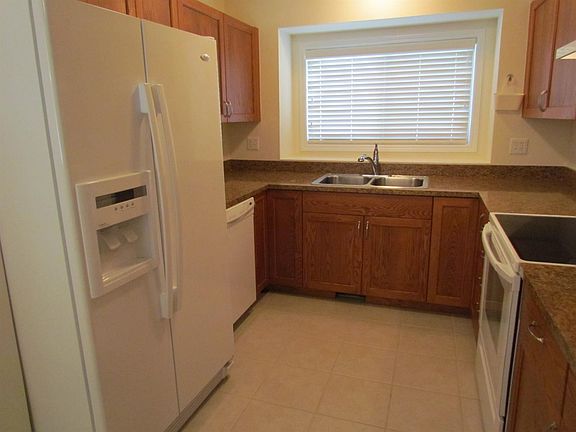 4th image of 17504 Christina Dr