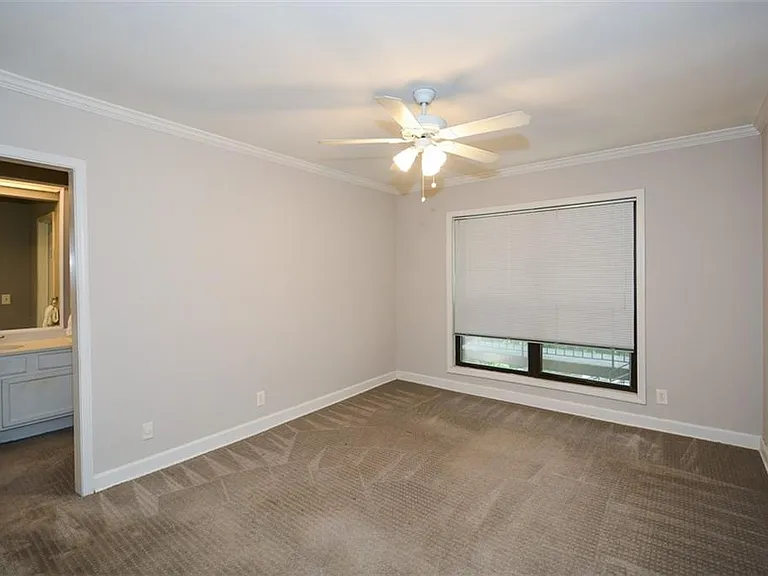 607 Lismore SE — Photo 19