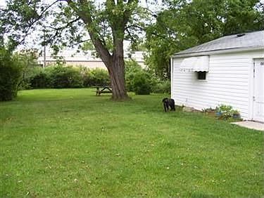 3rd image of 21231 Forbes