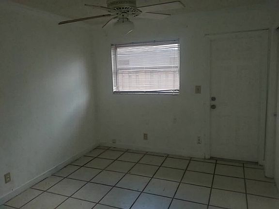 5th image of 815 Tequesta St