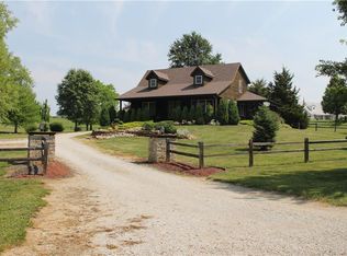 100 Hillcrest Dr, Smithville, MO 64089