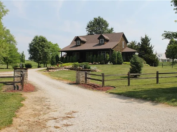 100 Hillcrest Dr, Smithville, MO 64089
