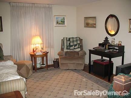 Dining Room
						:
						Dining Room