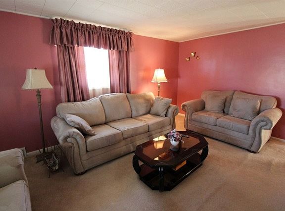 3rd image of 5115 Elmhurst Dr