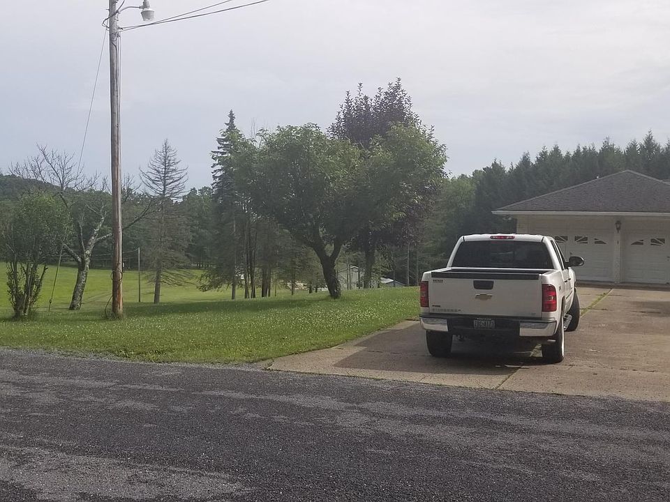2nd image of 301 Fulton Run Rd