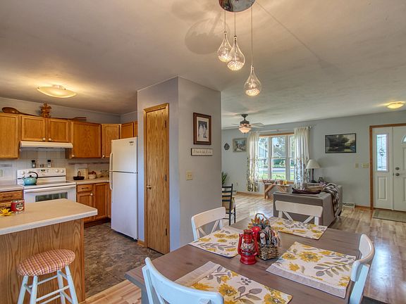 3rd image of 612 Broadmoore Dr