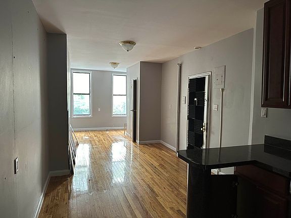 4th image of 237 E 111th St APT 1B