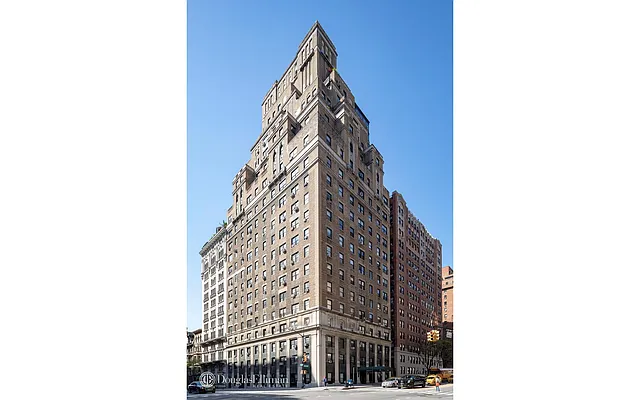 Sold by Douglas Elliman | media 21