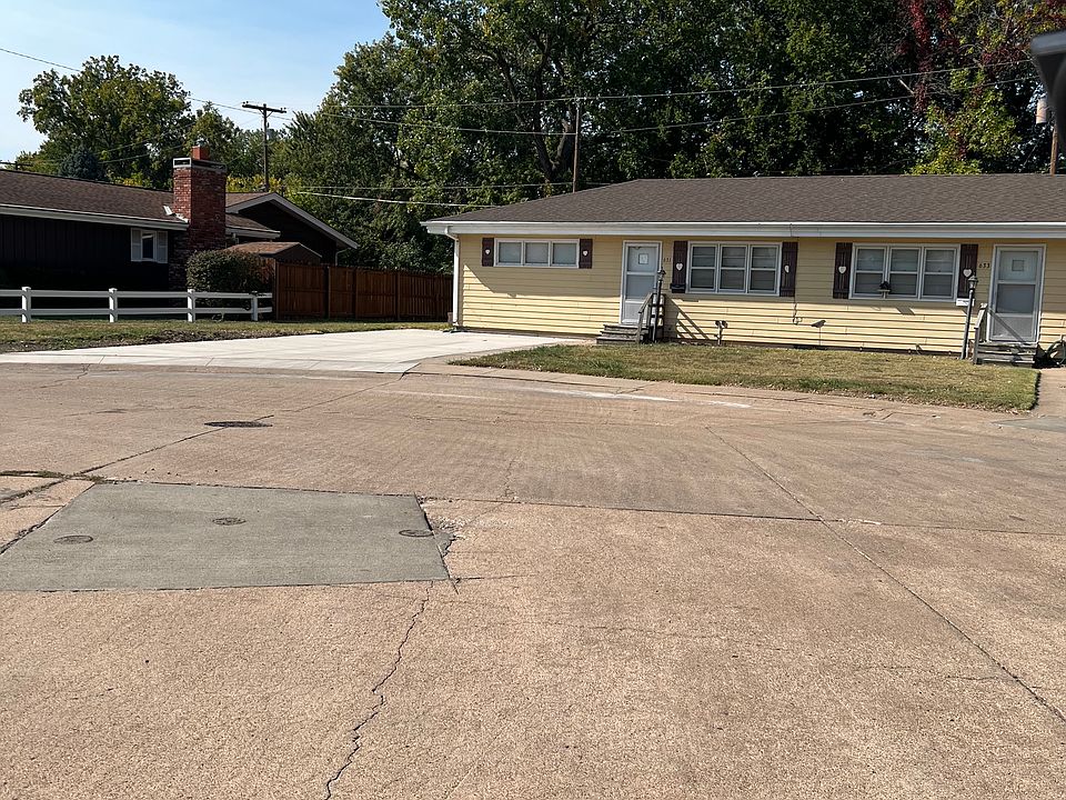 1st image of 631 Jaran St