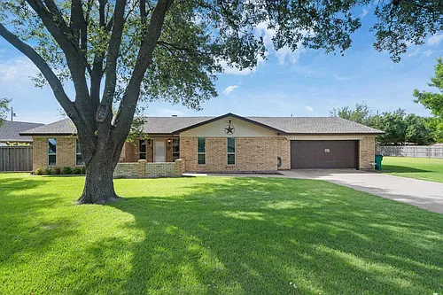 303 Chris Dr Photo 1