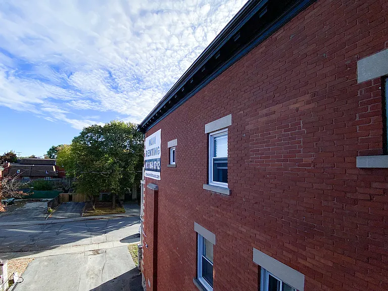 362 Friel St — Photo 35