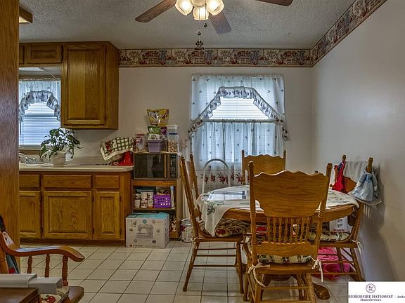 5th image of 3624 S 126th St