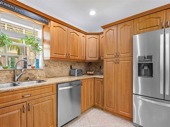 5th image of 3021 N 72nd Way