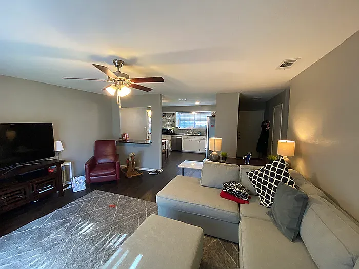 1305 E Main St — Photo 3