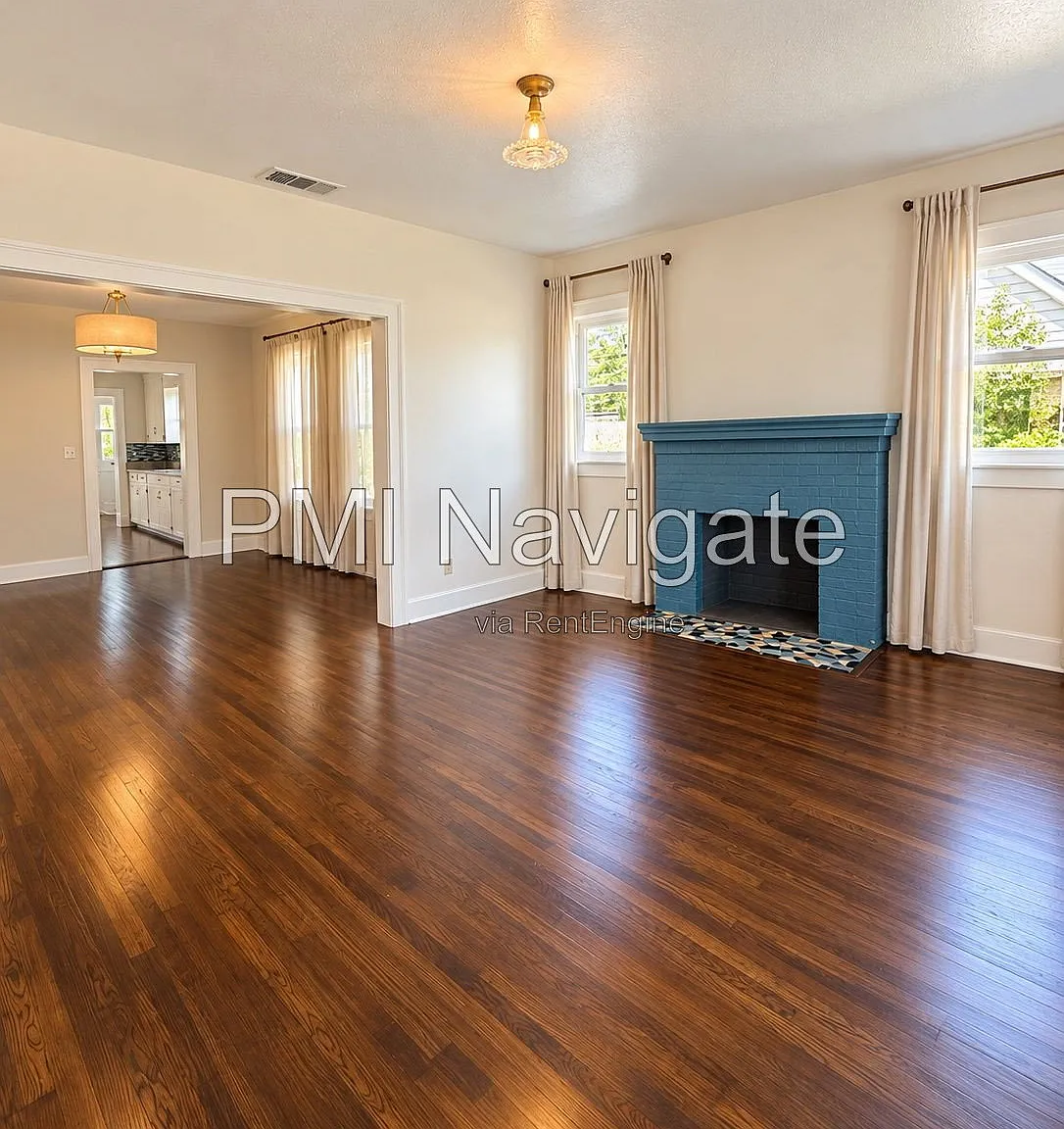 3 bed, 2.0 bath, 1401 sqft, $1,600 — Photo 3