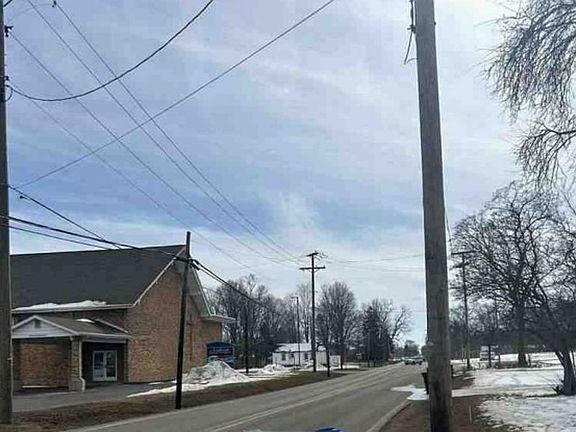 Exterior Neighborhood (street photo)