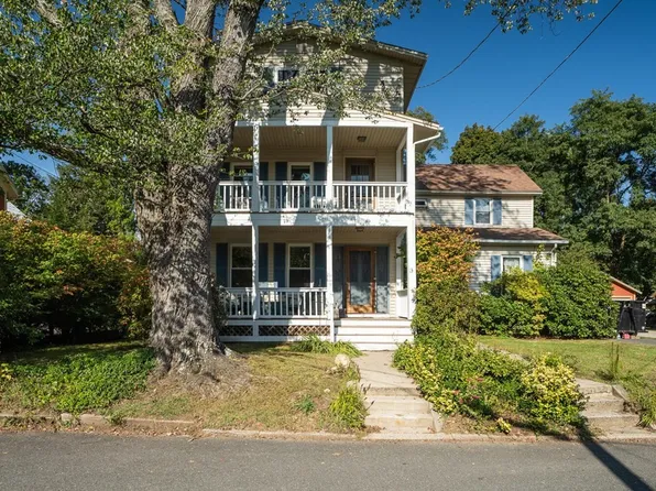 13 Arlington St, Northampton, MA 01060