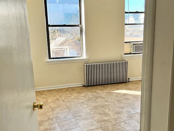 5th image of 139 Mamaroneck Ave APT 3