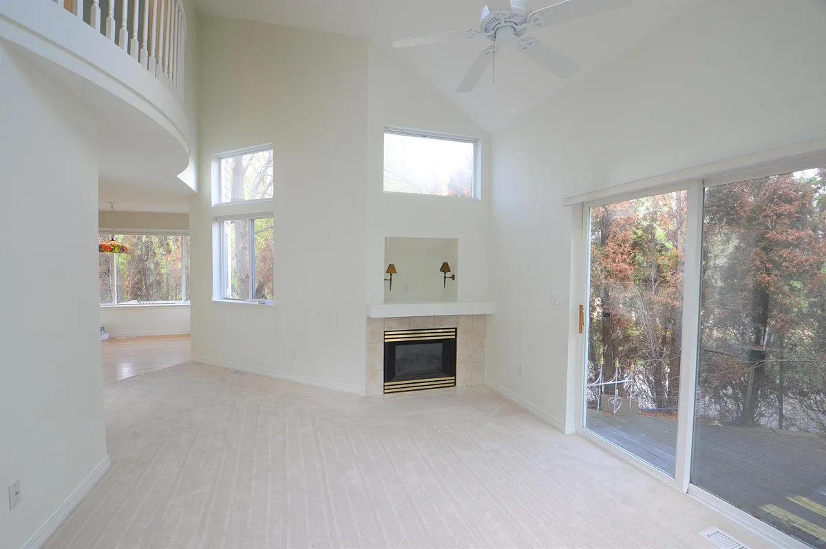 Building Photo - 4780 Franklin Dr