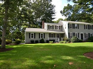 11 Old Chimney Rd, Barrington, RI 02806