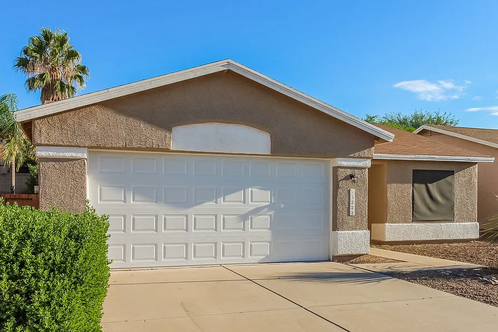 2 bed, 2.0 bath, 1352 sqft, $1,925 — Photo 4