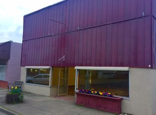 315 S Main St, Canyonville, OR 97417