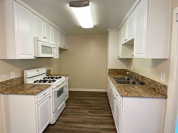 2nd image of 10822 Victory Blvd #23