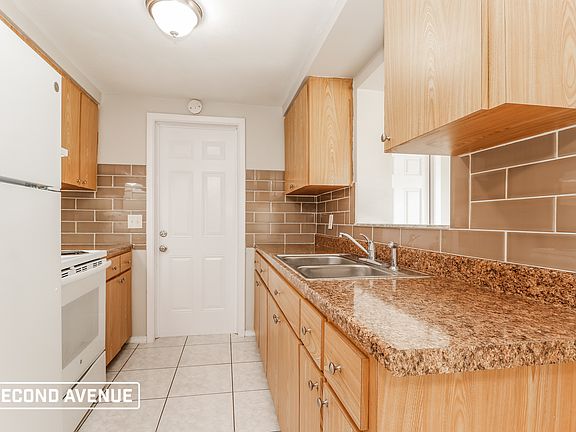 4th image of 4847 Elmwood St