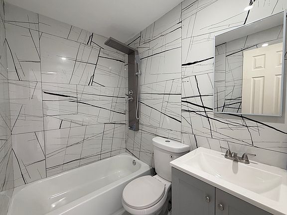 5th image of 39 Hillside Ave APT 3