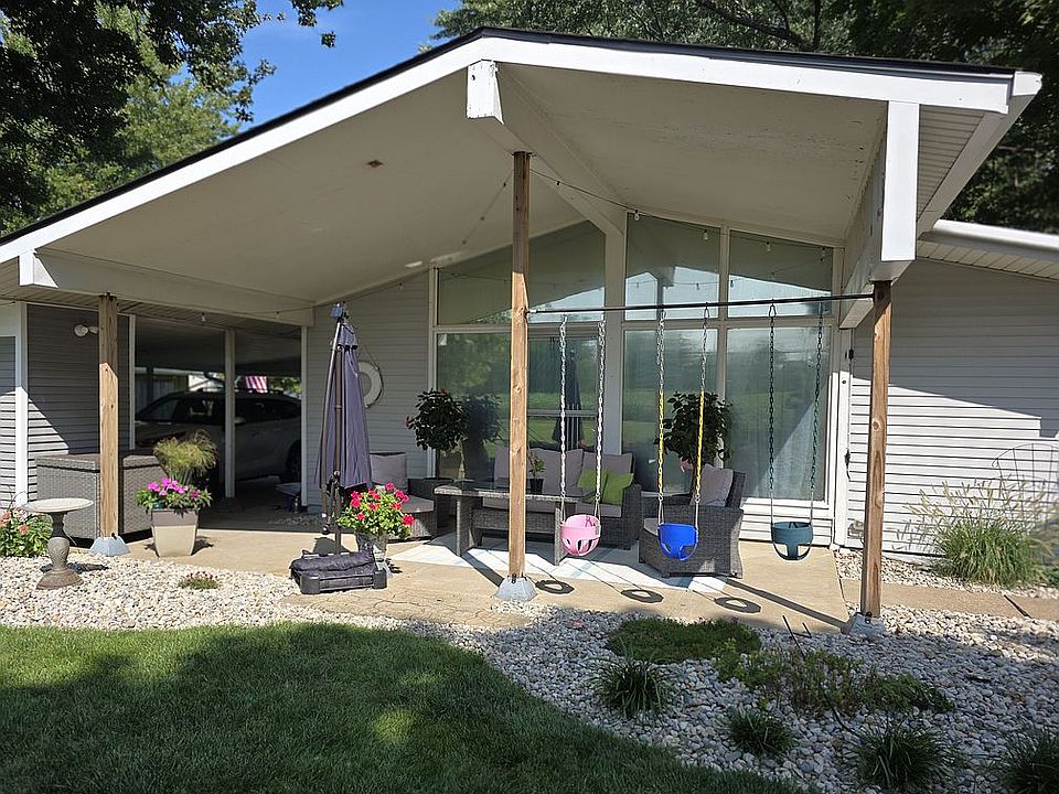 1st image of 941 Hickory Rd